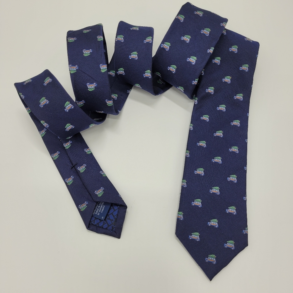 Vineyard Vines Silk Tie Woody & Tree Holiday Navy Blue Festive Novelty NEW
